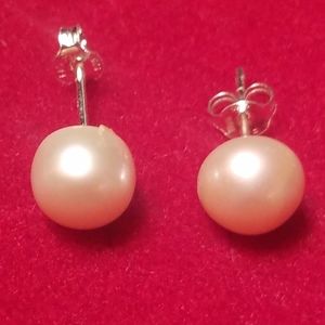 925 light pink pearl stud